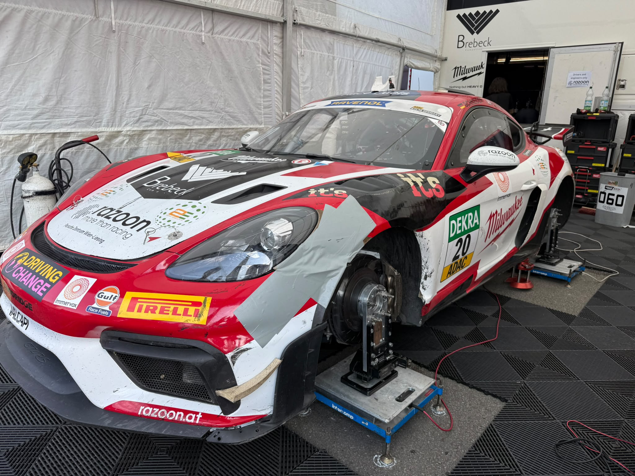 Razoon Racing Car